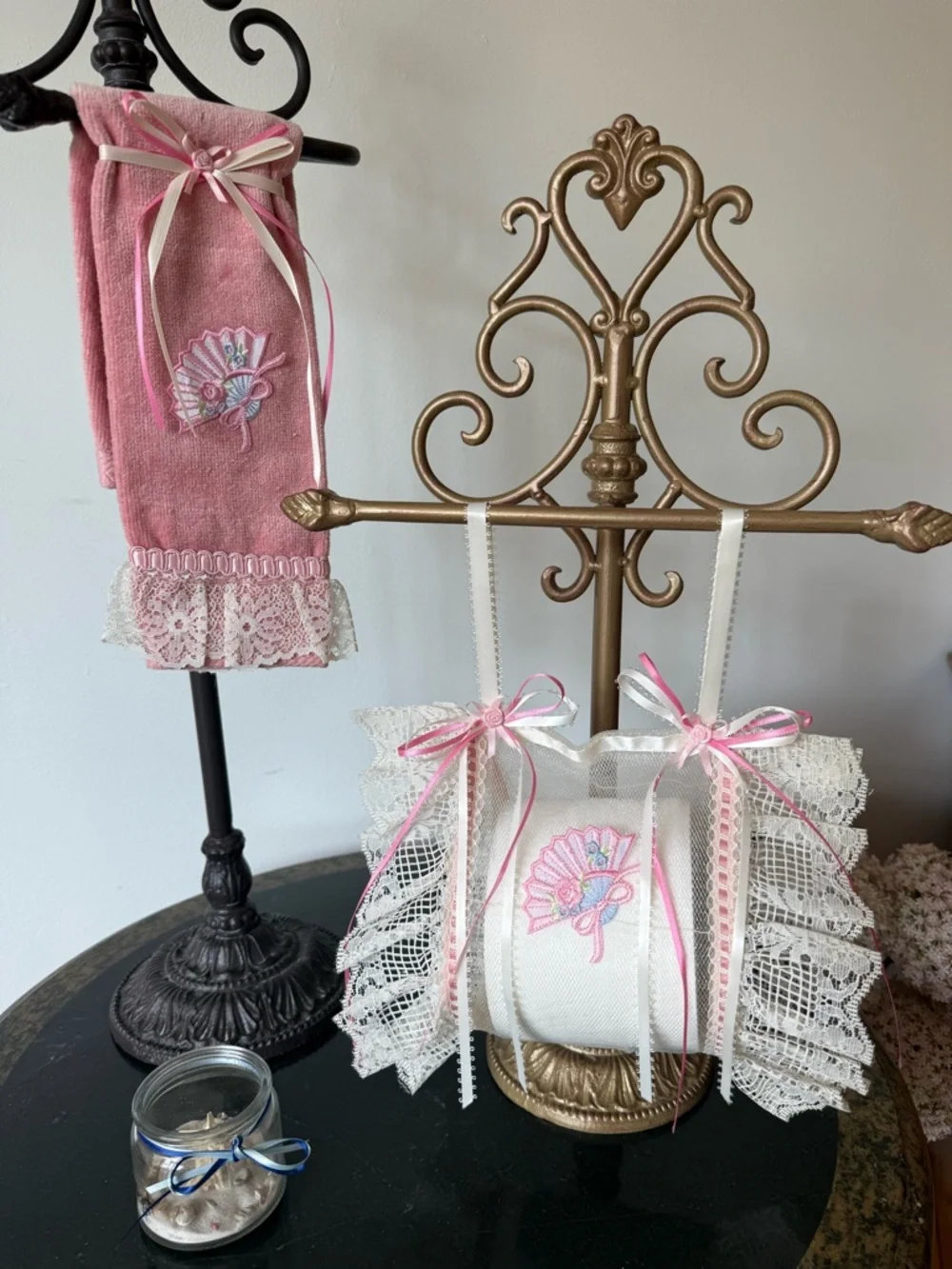 🐚 Hand Crafted Embroidered Floral Fan Appliqué Toilet Paper Sachet & Towel 🐚